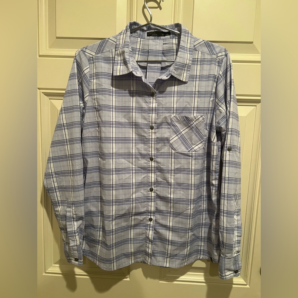 Prana woman’s light blue essential checkered shirt button up sz medium mint